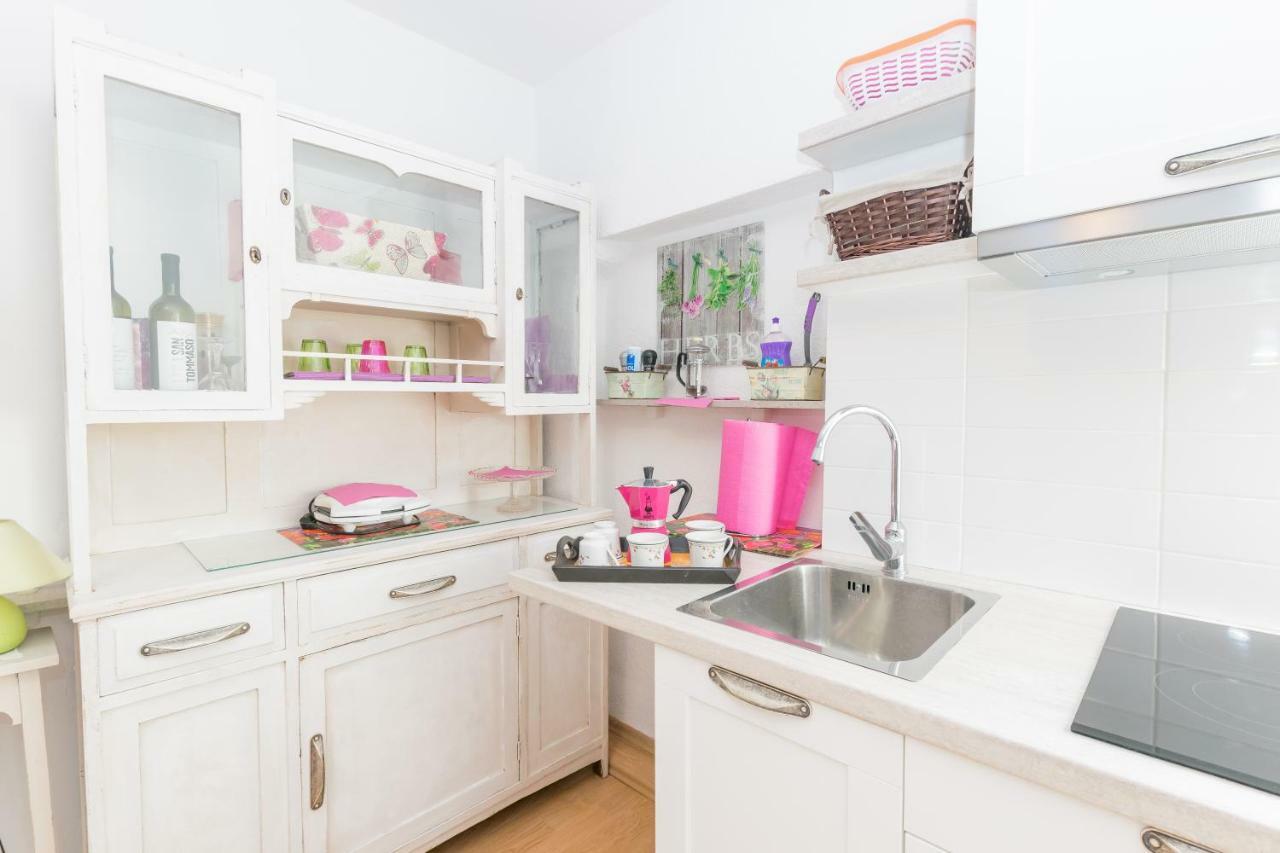 Beautiful Rustical Apt Ana In The Heart Of Rovinj Exterior photo